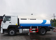 Camion de transporteur d'eau de réservoir d'acier au carbone, volume du bateau-citerne 8m3 de camion de 4×2 266hp Lpg