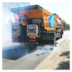 Camion d'entretien des routes de capacité de trémie de Sinotruk 14m3/équipement de pavage des routes