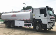 20000 litres couleur de blanc de Sinotruk Howo de camion de réservoir de carburant de transporteur de carburant diesel de 6000 gallons
