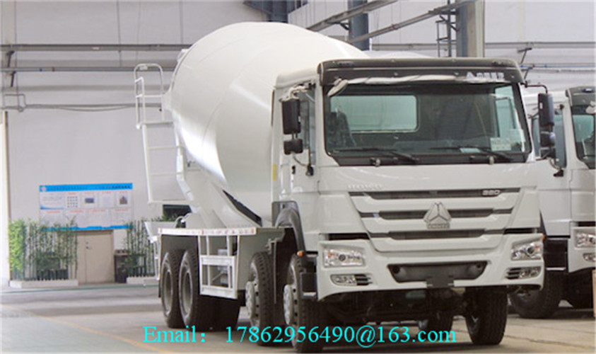 L'équipement de mélange de ciment de l'euro II de 8×4 371 HP, camion a monté le mélangeur concret avec la cabine HW76