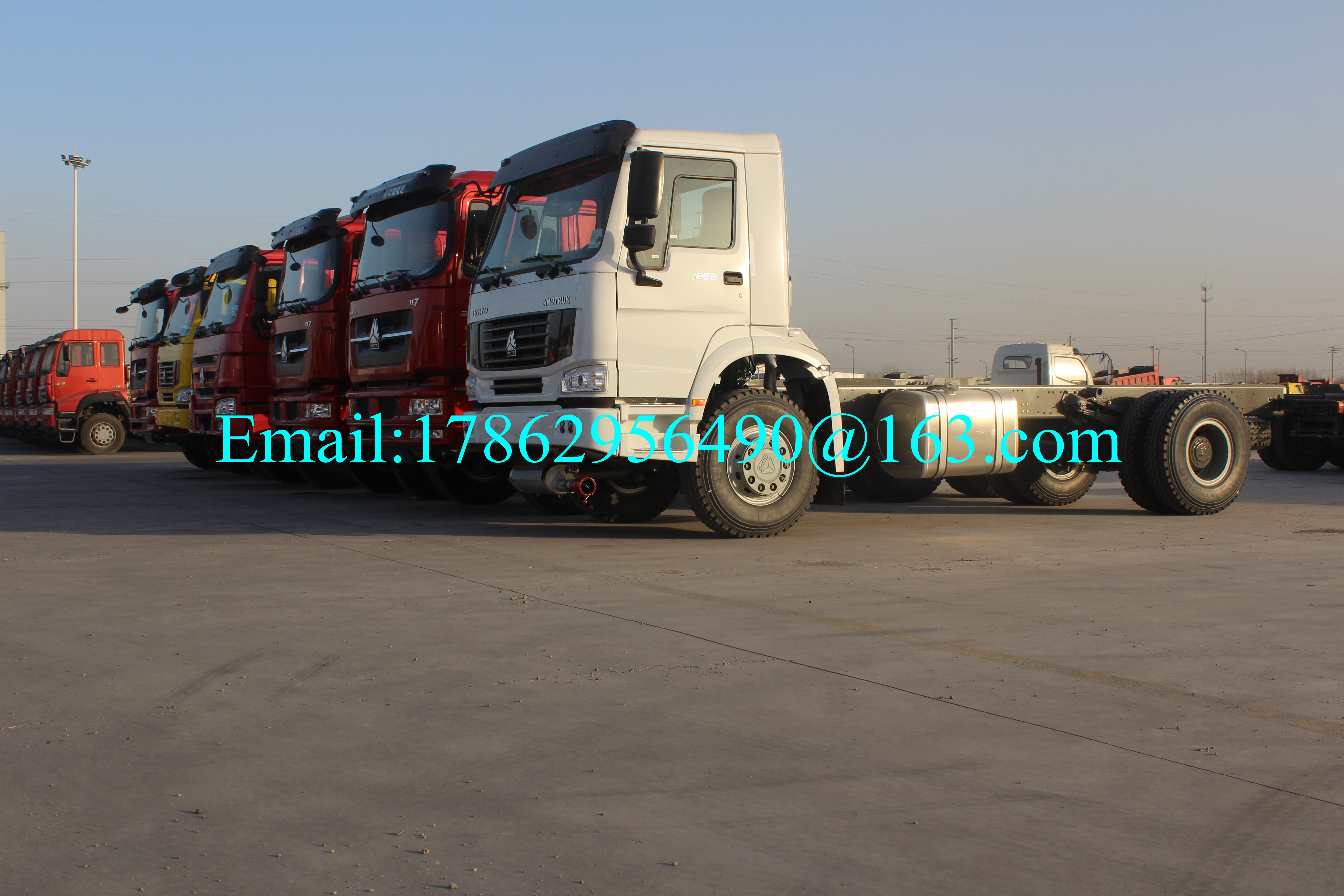 capacité ZZ4181M3611W de moteur du camion de remorque de tracteur de 90km/H HOWO 4x2 9.726L