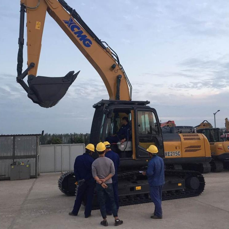 équipement de creusement de la terre 0.8-1m3 lourde, excavatrices de ventes de construction de XE215C