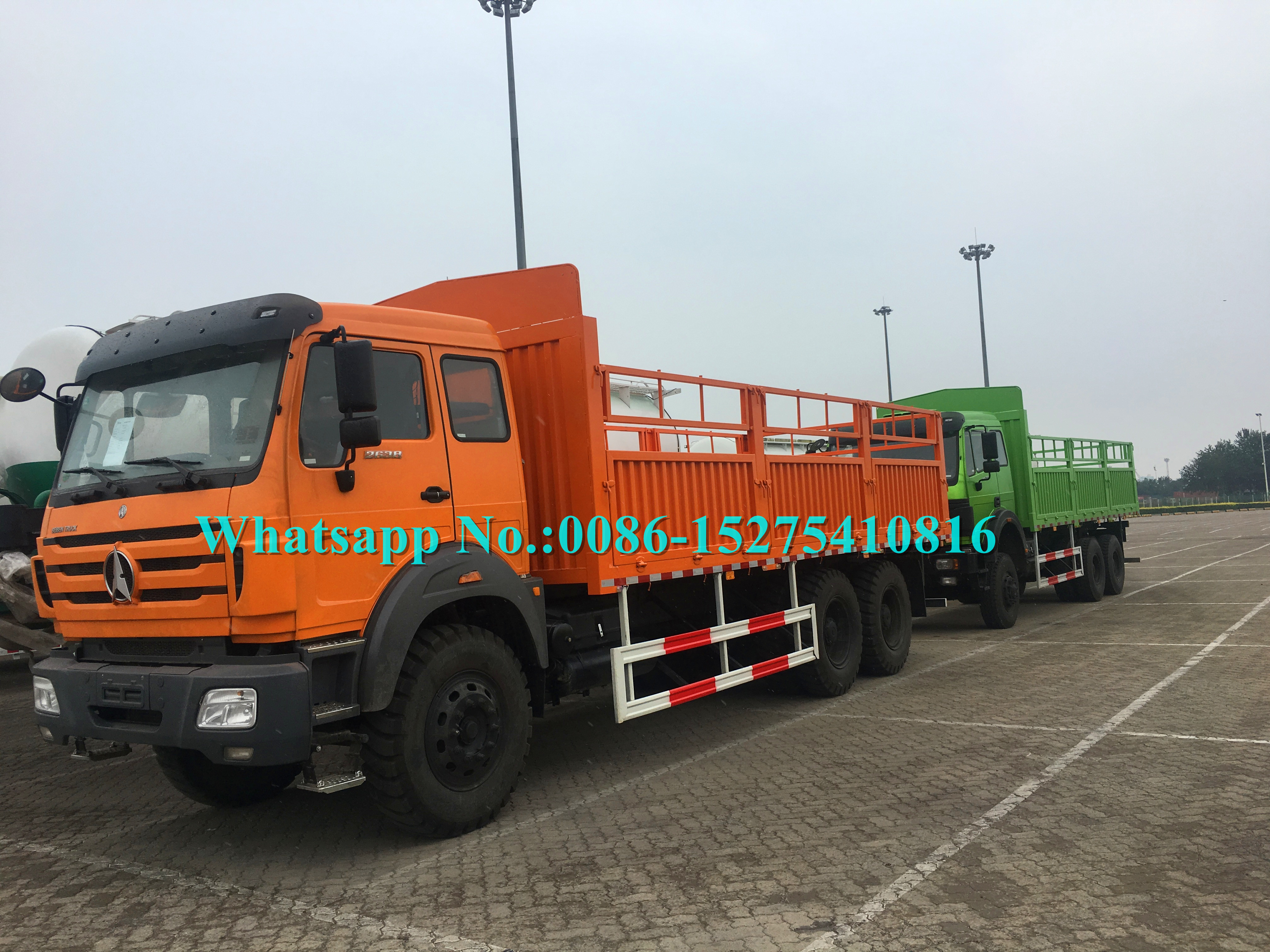 Camion lourd de cargaison de l'orange 2642 420hp 6x6 avec le pneu RAPIDE de la boîte de vitesse 12.00R24