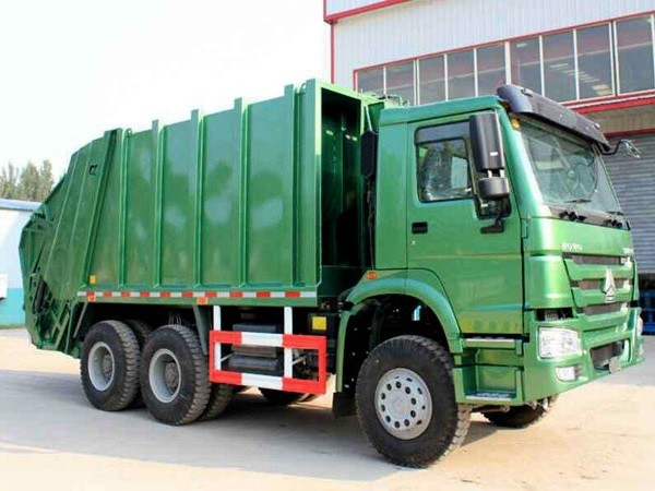 Camion à ordures 9,726 L déplacement de compression de transport de but spécial de SINOTRUK HOWO