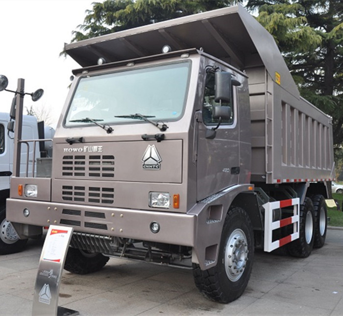 Les camions d'extraction lourds de ZZ5707V3842CJ 420HP 70 tonnes avec la main gauche conduisent