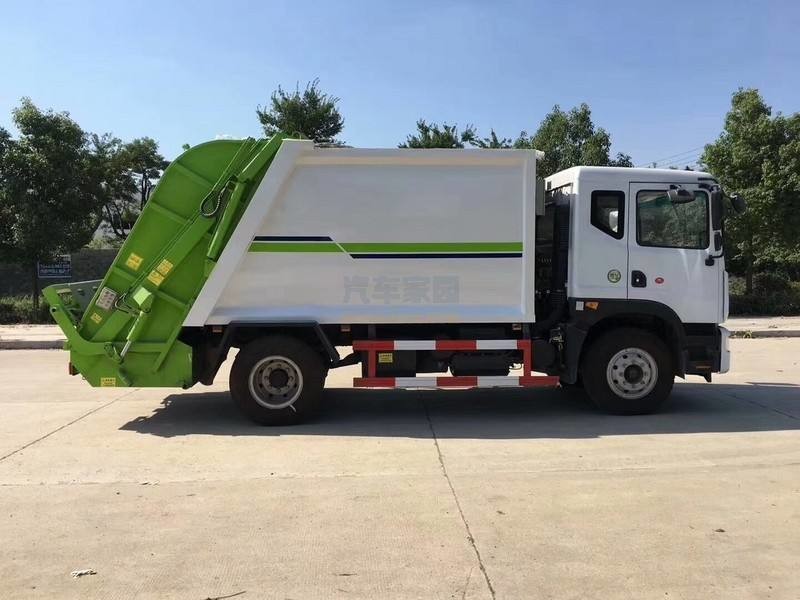 Véhicule de camion de but spécial de la capacité 4500ml de moteur avec la poubelle des déchets 1.2cbm