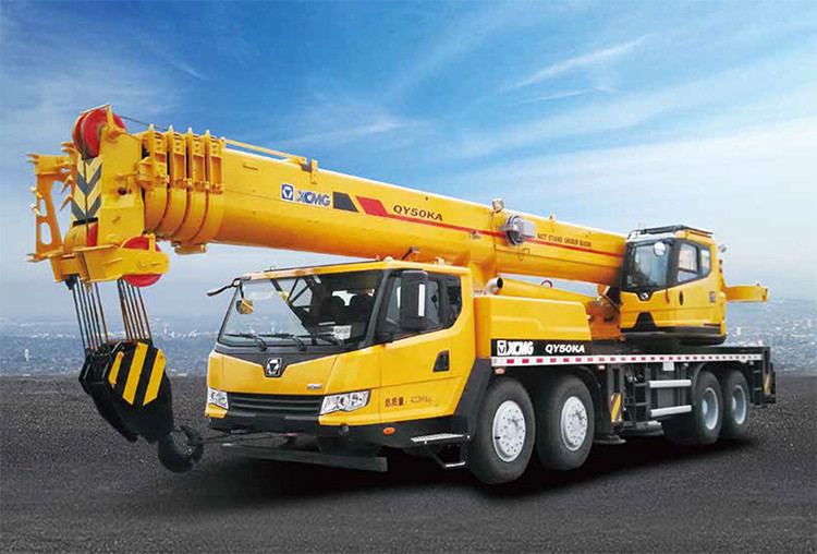 XCMG QY50KA camion mobile hydraulique de Rc de 50 tonnes avec la vitesse de voyage de la grue 58.1m 85km/h