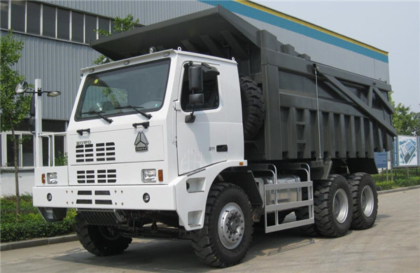 Camion à benne basculante d'exploitation de 70 tonnes avec le moteur WD615.47 et ZF orientant une garantie d'an