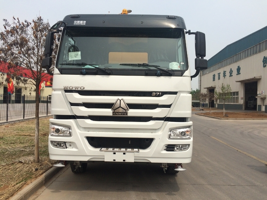 Camion de livraison d'essence sans plomb LHD raffiné 12 pneus 26KL 28KL 30KL manuel 8x4 Nouveau camion-citerne diesel