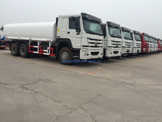 HOWO 6x4 Nouveau 25000L Capacité de l'essence Bowser réservoir de carburant camion transport de pétrole camion-citerne