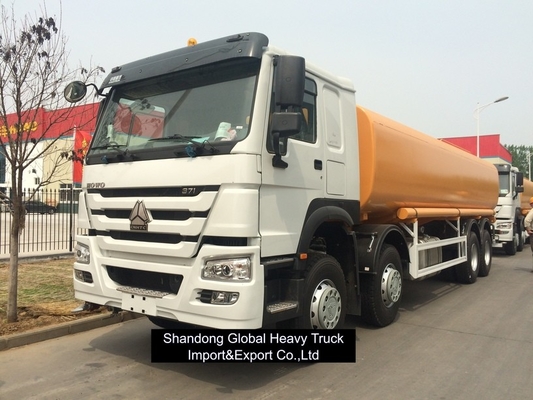 HOWO Camion de livraison d'eau Camion-citerne de marchandises Camion-citerne de carburant Camion-citerne