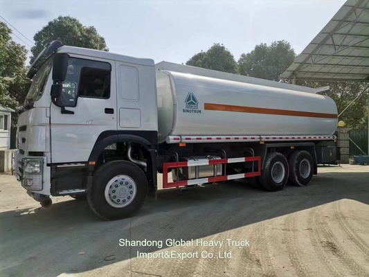 HOWO Sino truk 5000 gallons diesel ravitaillement en carburant pétrole carburant camions-citernes