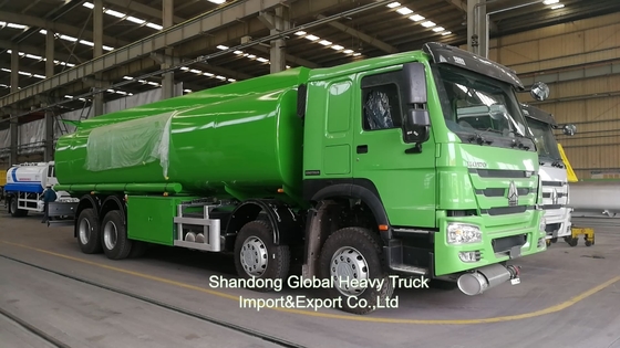 Sinotruk HOWO 8*4 Camion réservoir de carburant 12 roues Camion réservoir d'huile 30000L Camion distributeur