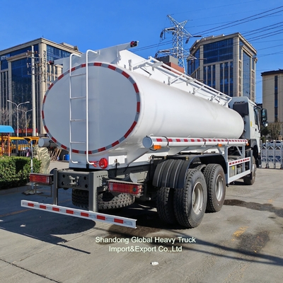 HOWO Sino truk 5000 gallons diesel ravitaillement en carburant pétrole carburant camions-citernes