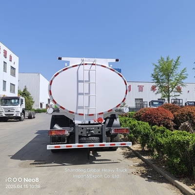 Sinotruk HOWO 6X4 20000 L 25000 L Chargement de fret Cisterne pétrolière Cisterne pétrolière