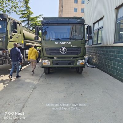 Sinotruk HOWO 4×2 Drive Cargo Truck avec moteur de 210 ch et camion de boîte en tôle ondulée en alliage d'aluminium