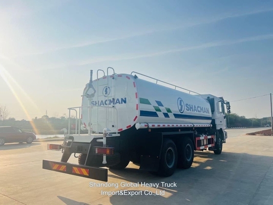 Sinotruk Cisterne à eau de 3000 litres Cisterne à aspersion pour le transport de l'eau et le nettoyage des routes