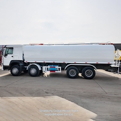 HOWO 8X4 Camion-citerne à eau légère à aspersion