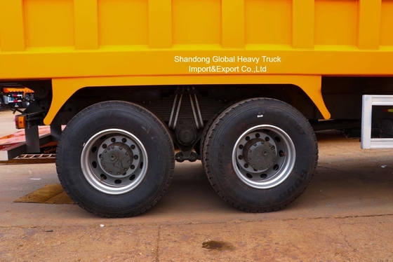 Shacman F3000 camion-déchargeur lourd avec 50 tonnes de charge utile 12 avant + 2 arrière transmission manuelle et 500 litres de réservoir de carburant