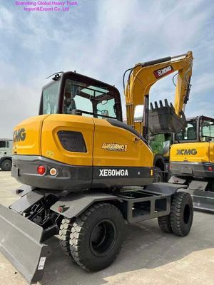 Excavatrice à roues de 7 tonnes à haute efficacité avec une capacité de 0,23 m3 et un moteur de 48 kW pour déplacer la terre