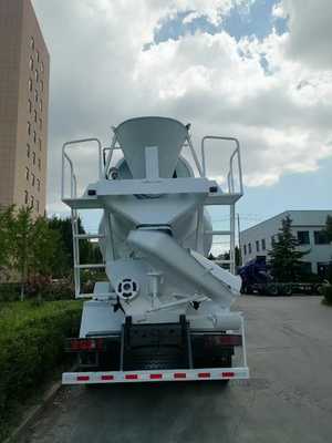 Moteur à haute efficacité 20cbm Capacité 400HP Chassis lourd HOWO Camion à béton