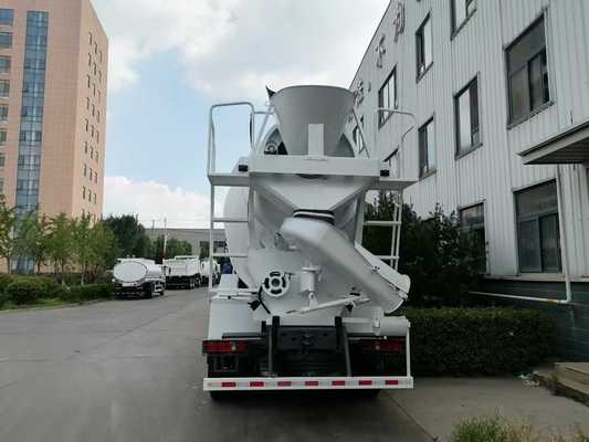 Moteur à haute efficacité 20cbm Capacité 400HP Chassis lourd HOWO Camion à béton