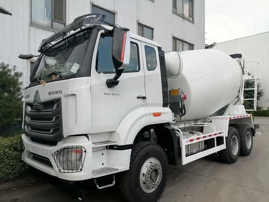 300-400 chevaux maximum Camion de mélangeur de béton avec un tambour en acier résistant à l'usure et une conception économe en carburant