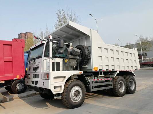 Un camion-déchargeur HOWO 371HP avec 6x4 pour la construction lourde