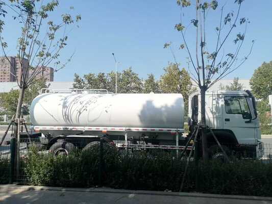 Prix d'usine du camion-citerne arroseur routier HOWO