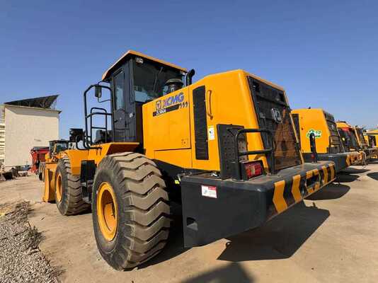 Chargeur à roues XCMG ZL50GN avec charge nominale de 5 tonnes, moteur de 162 kW et transmission hydraulique de puissance pour la construction lourde