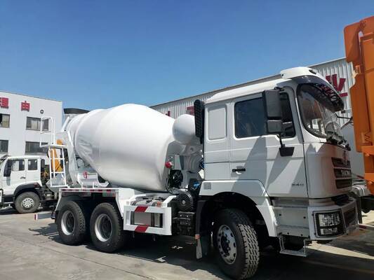 Sinotruk HOWO 8X4 371HP 14cbm Concrete Mixer Truck Zz1317n3261W
