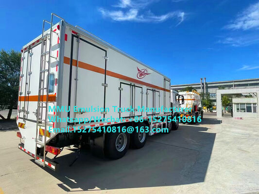 CAMION HOWO 20/25/30 TONNES POUR LE TRANSPORT ET LE CHARGEMENT D'EXPLOSIFS EN VRAC PAR ÉMULSION POUR DES FORAGES HUMIDES OU SECS, LIVRANT DES VOLUMES ÉLEVÉS D'EXPLOSIFS À BASE D'ÉMULSION DE MANIÈRE EFFICACE ET SÛRE