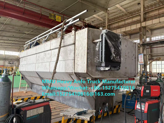 Prix ​​bon marché mélangeant et chargeant des explosifs multifonctionnels à base d'huile d'ammonium lourd Camion 15/20/25 tonnes d'émulsion lourde ANFO Camion Russie/Kazakhstan/Ouzbékistan/Indonésie/Guinée Service de dynamitage minier