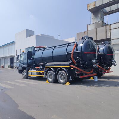 Camion d'aspiration des eaux usées HOWO 15CBM avec type d'entraînement 6 × 4 et puissance moteur 266HP pour le nettoyage des déchets municipaux et industriels