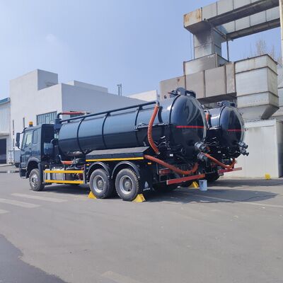 HOWO 15CBM Chariot d'aspiration sous vide pour les eaux usées avec 6×4 entraînement et moteur 336 ch pour le nettoyage des fosses septiques et les déchets industriels