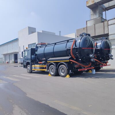 HOWO 15CBM Chariot d'aspiration sous vide pour les eaux usées avec 6×4 entraînement et moteur de 266 ch pour le nettoyage des déchets municipaux et industriels