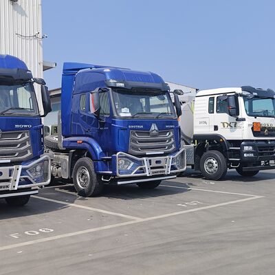 HOWO NX Camion tracteur à roue motrice 6×4 moteur diesel lourd et cabine couchée à toit élevé pour le transport minier et de marchandises longue distance