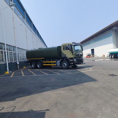 Camion-citerne d'eau HOWO TX 6 × 4 avec pompe à eau centrifuge haute pression d'une capacité de 15 à 20 CBM et corps de réservoir renforcé pour la suppression de la poussière et le nettoyage municipal
