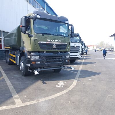 HOWO TX 6×4 camion-citerne à eau avec charge utile de 20 tonnes et norme d'émission Euro 2 pour la suppression de la poussière routière et l'utilisation municipale