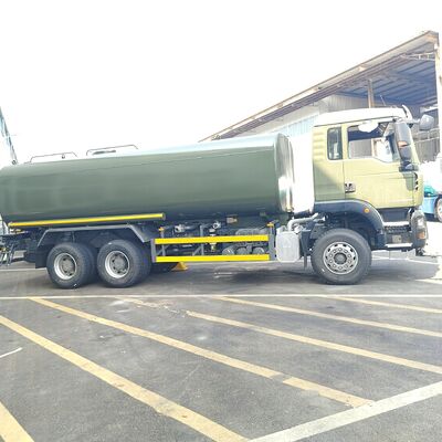 HOWO TX 6×4 camion-citerne à eau avec charge utile de 20 tonnes pour la suppression de la poussière routière et le nettoyage municipal