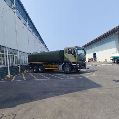 HOWO TX 6×4 camion-citerne à eau avec charge utile de 20 tonnes pour la suppression de la poussière routière et le nettoyage municipal