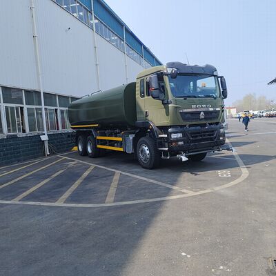 HOWO TX 6×4 camion-citerne à eau avec charge utile de 20 tonnes et norme d'émission Euro 2 pour la suppression de la poussière routière et l'utilisation municipale