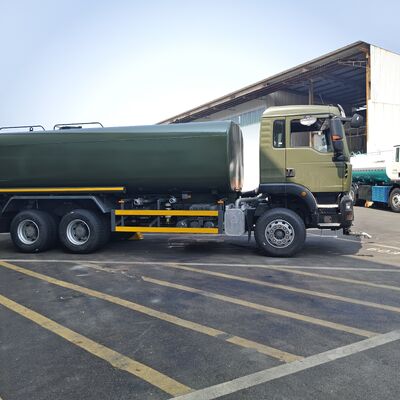 Camion-citerne d'eau HOWO TX 6 × 4 avec charge utile de 20 T et norme d'émission Euro 2 pour le contrôle de la poussière routière