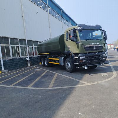 Camion-citerne d'eau HOWO TX 6 × 4 avec charge utile de 20 T et norme d'émission Euro 2 pour le contrôle de la poussière routière