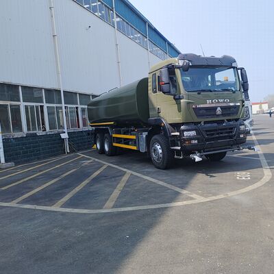Camion-citerne d'eau HOWO TX 6 × 4 avec charge utile de 20 T et norme d'émission Euro 2 pour le contrôle de la poussière routière