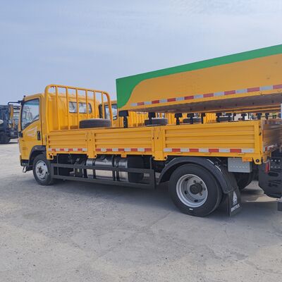 Camion à coussin de collision HOWO 4 × 2 avec absorption d'énergie haute performance et conception de remplacement modulaire pour la sécurité routière