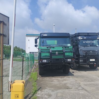 HOWO 6×4 camion-citerne d'eau d'une capacité de 20 000 L, moteur 371 ch et réservoir en acier au carbone pour le nettoyage des routes et la suppression de la poussière