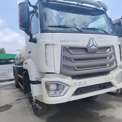 HOWO NX 6×4 CNG Fuel Tank Truck avec moteur de 400 chevaux et capacité de 30 000 litres pour le transport du diesel et de l'essence