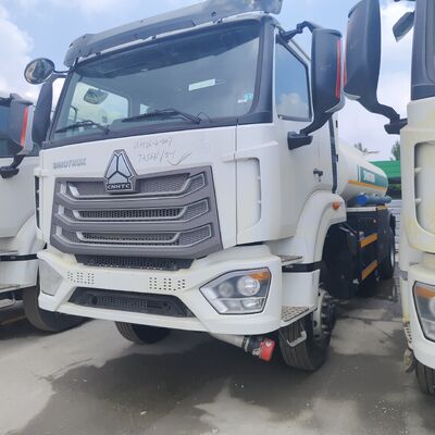 HOWO NX 6×4 CNG Fuel Tank Truck avec moteur de 400 chevaux et capacité de 25 000 litres pour la distribution de carburant