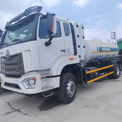 HOWO NX 6×4 CNG Fuel Tank Truck avec moteur de 400 chevaux et capacité de 25 000 litres pour la distribution de carburant